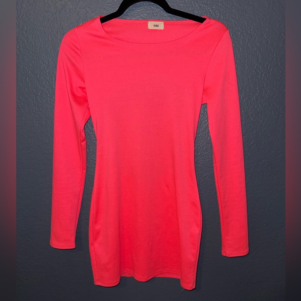 Tobi Long Sleeve Crewneck Top in Bright Coral Pink
